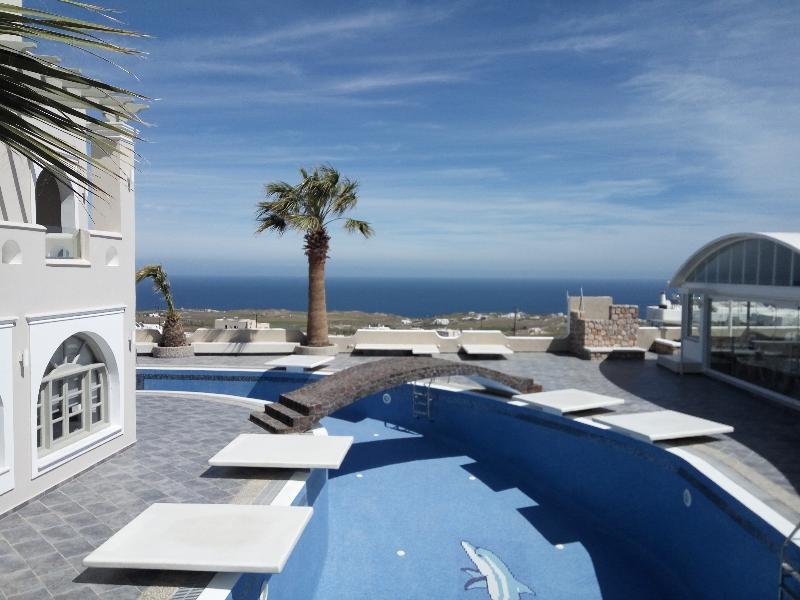 B Suites Fira  Exterior photo